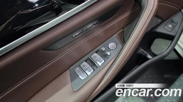 BMW 5 Series G30 — Фото автомобиля 27