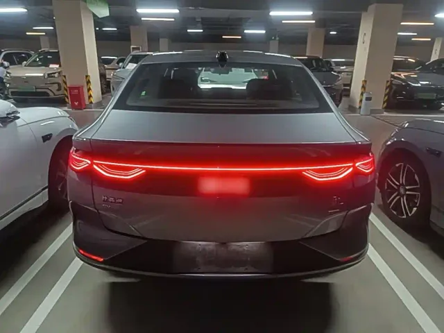 BYD Qin L — Фото автомобиля 5
