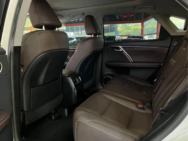 Lexus RX — Фото автомобиля 8
