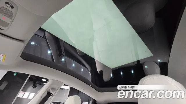Tesla Model Y — Фото автомобиля 14