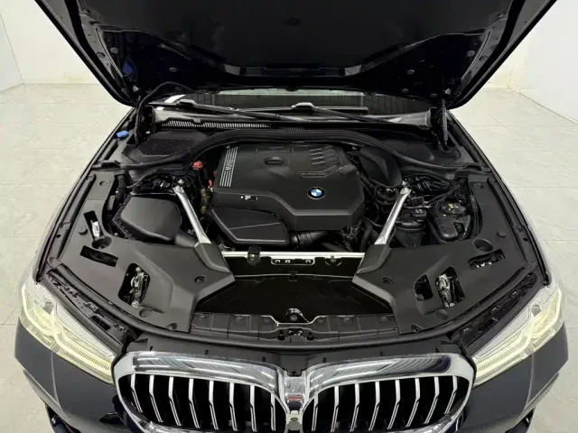 BMW 5 Series — Фото автомобиля 18