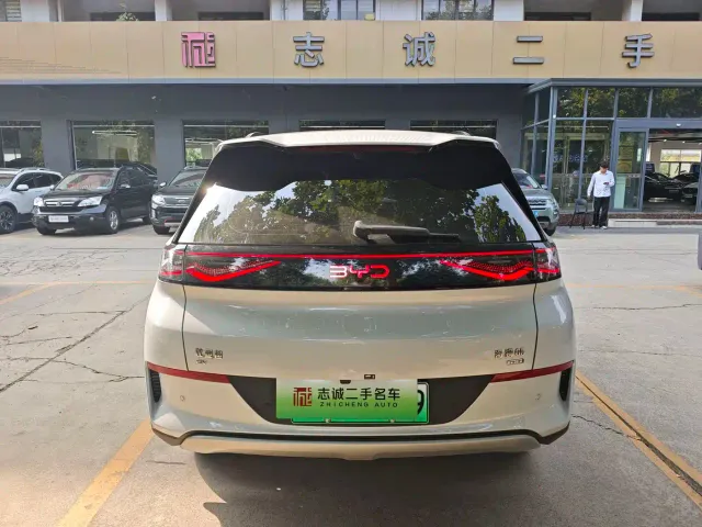 BYD Sealion 05 EV — Фото автомобиля 3