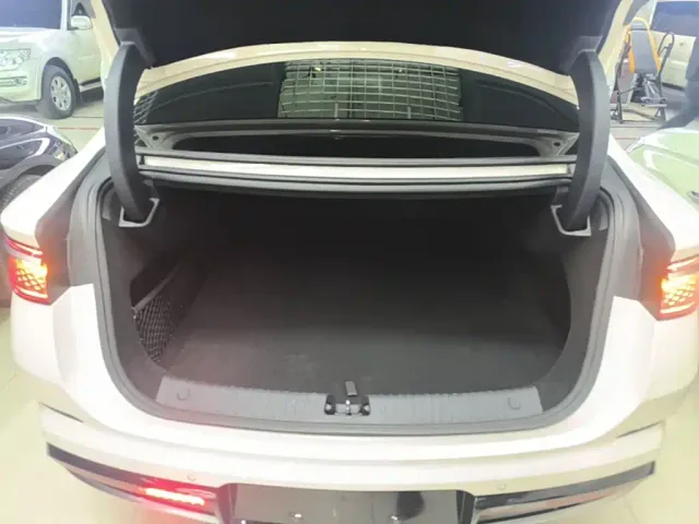 BYD Seal — Фото автомобиля 18