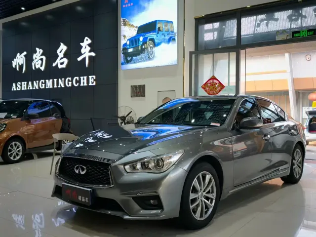 Фотография автомобиля — Infiniti Q50L