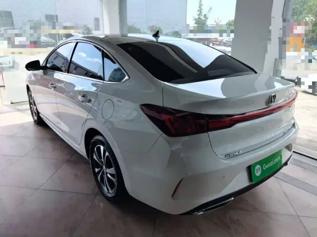 Changan Eado — Фото автомобиля 4