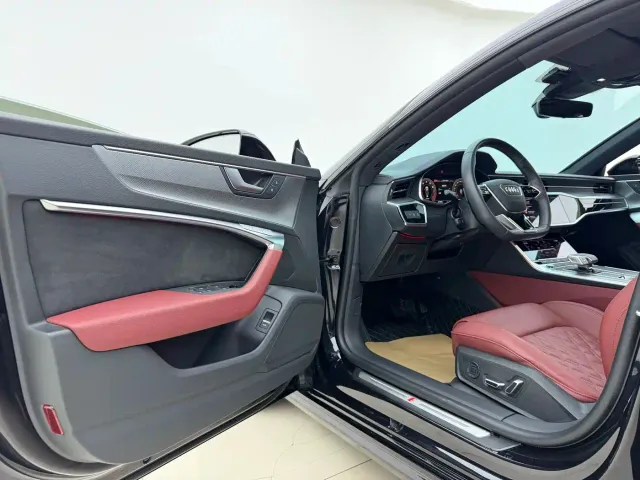 Audi A7L — Фото автомобиля 5
