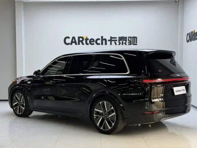 Li Auto L9 — Фото автомобиля 16
