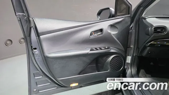 Toyota Prius — Фото автомобиля 24