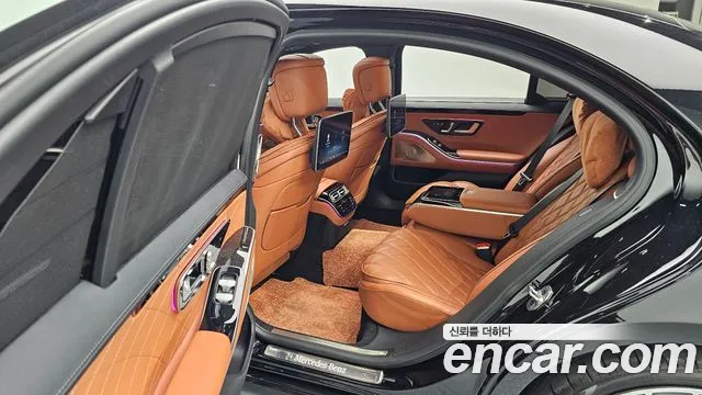 Mercedes-Benz S-Class — Фото автомобиля 26