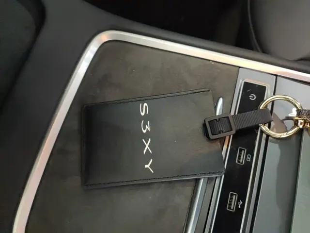 Tesla Model Y — Фото автомобиля 8
