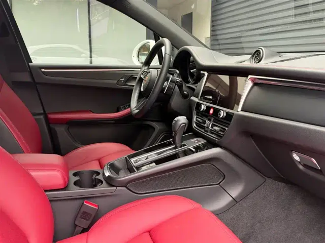 Porsche Macan — Фото автомобиля 15