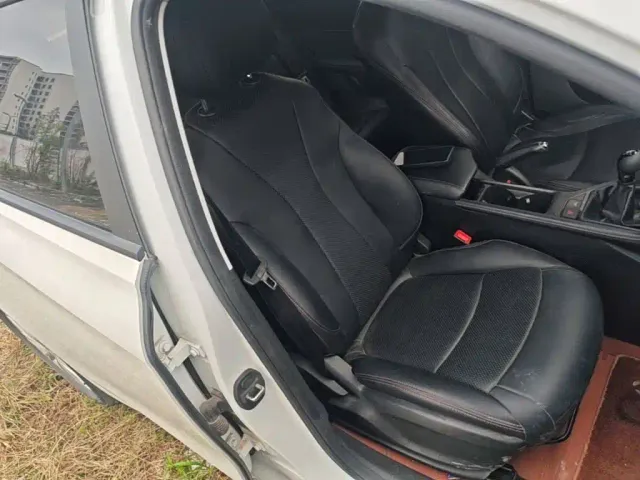 Roewe i5 — Фото автомобиля 19