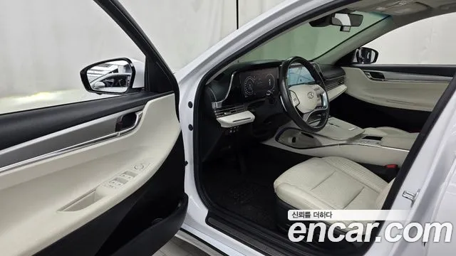 Hyundai Grandeur New — Фото автомобиля 15