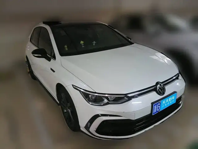 Volkswagen Golf — Фото автомобиля 3