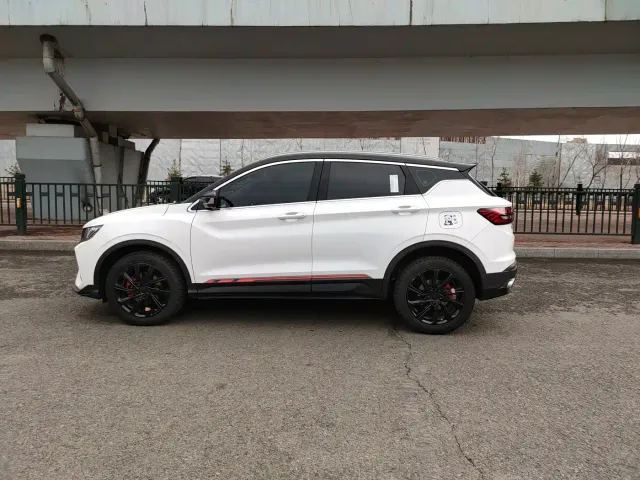Geely Binyue — Фото автомобиля 6