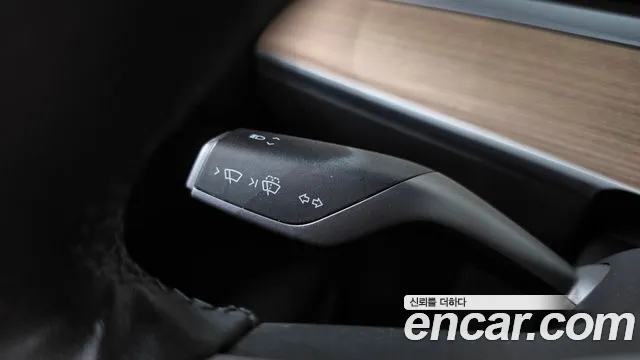 Tesla Model Y — Фото автомобиля 27