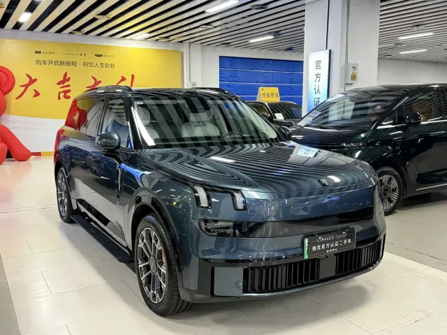 Lynk & Co 900 — Фото автомобиля 3