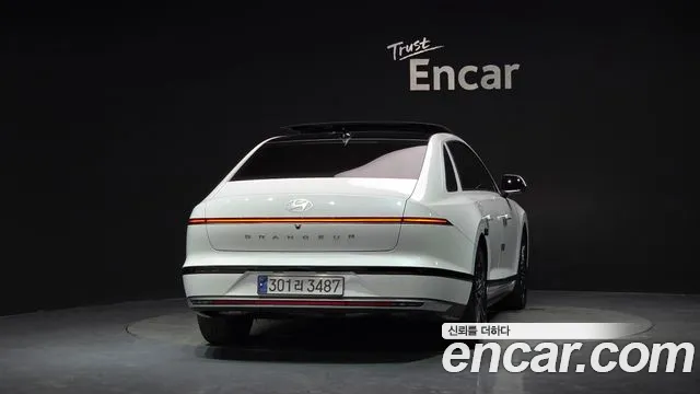 Hyundai Grandeur GN7 — Фото автомобиля 4