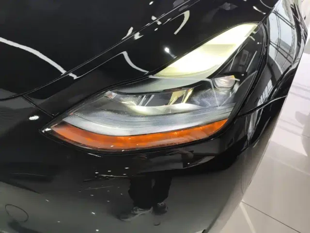 Tesla Model Y — Фото автомобиля 23