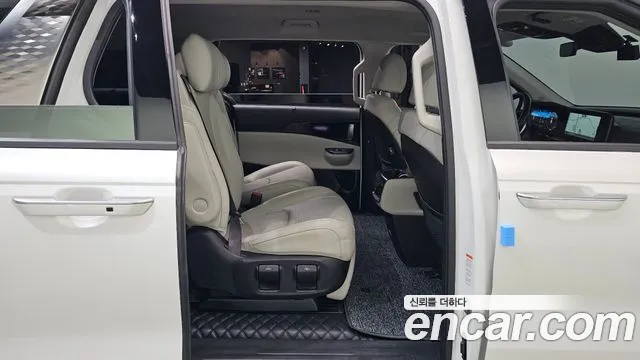 Kia Canival Carnival 4 поколение Дизель 7 мест Signature — Фото автомобиля 23