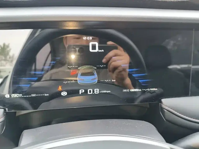 Roewe Roewe i5 2023 1.5L CVT Luxury Edition — Фото автомобиля 11