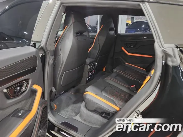 Lamborghini Urus — Фото автомобиля 17
