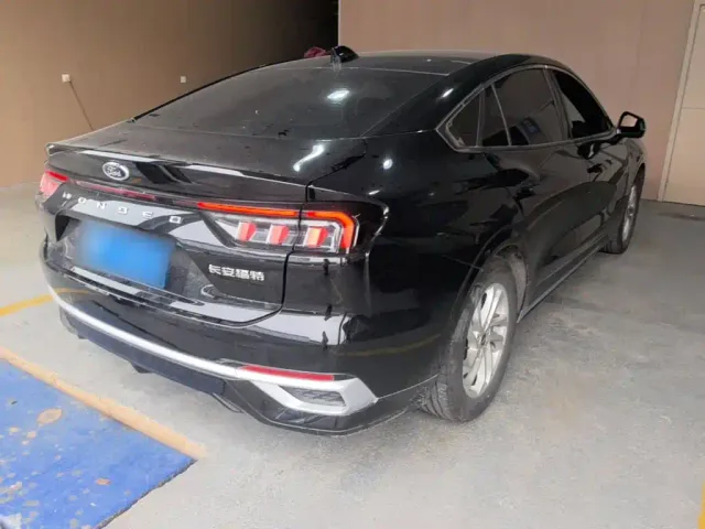 Ford Mondeo — Фото автомобиля 6