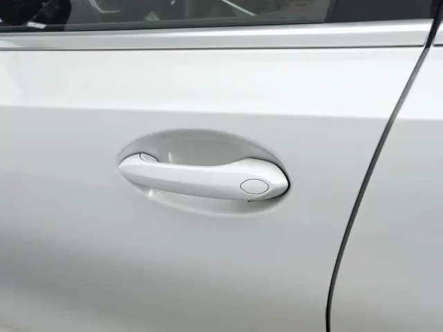 BMW 3 Series — Фото автомобиля 18