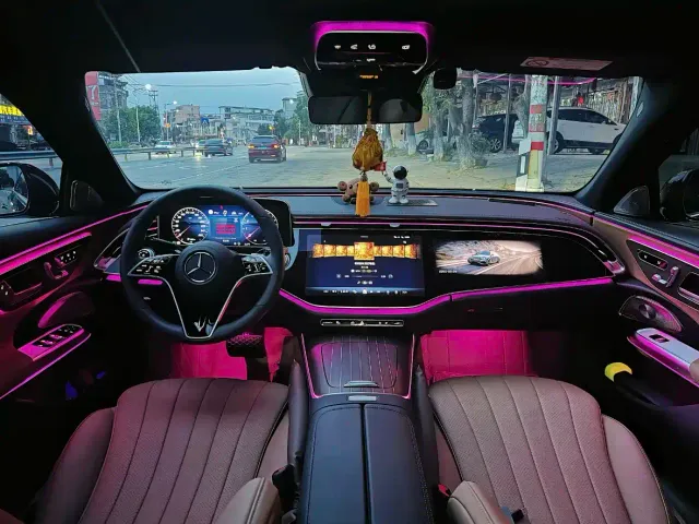 Mercedes-Benz E-Class — Фото автомобиля 4
