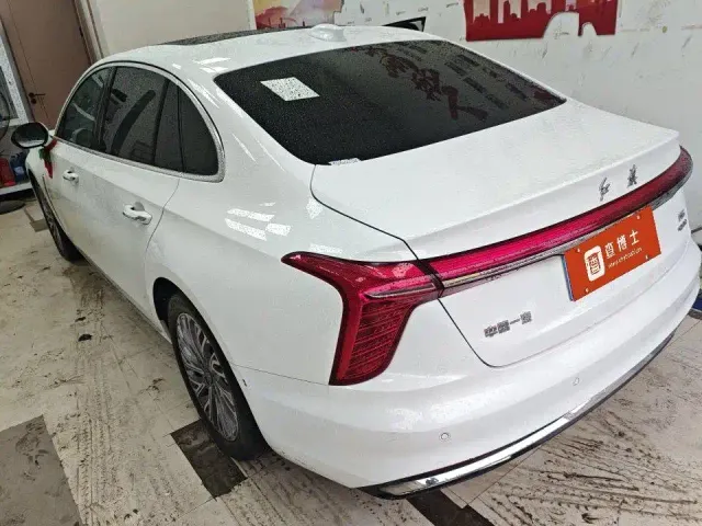 Hongqi H5 — Фото автомобиля 6