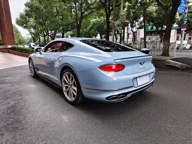 Bentley Continental — Фото автомобиля 10