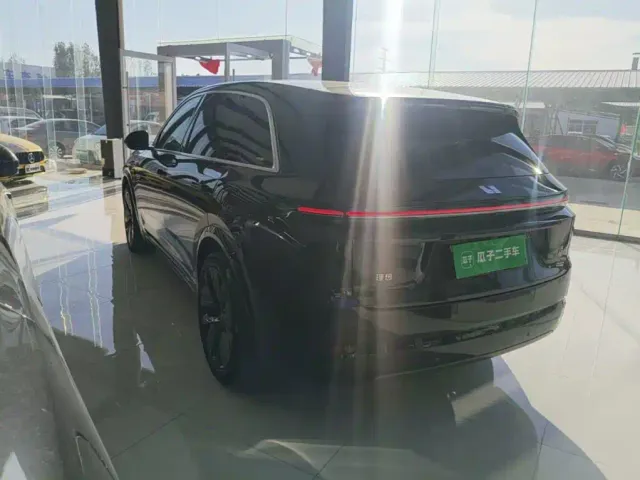 Li Auto L7 — Фото автомобиля 4