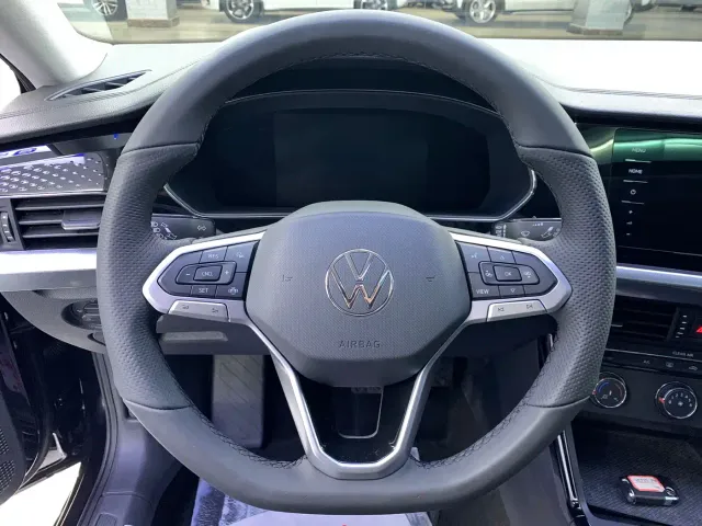 Volkswagen Passat — Фото автомобиля 7