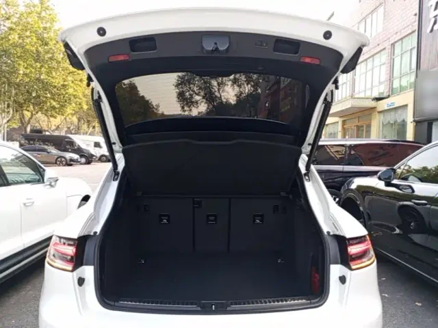Porsche Macan — Фото автомобиля 18