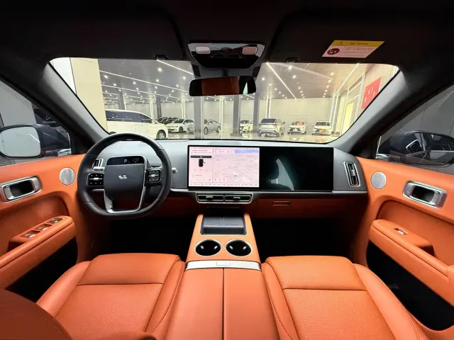 Li Auto L7 — Фото автомобиля 14