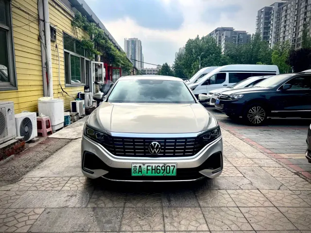 Volkswagen Passat — Фото автомобиля 2