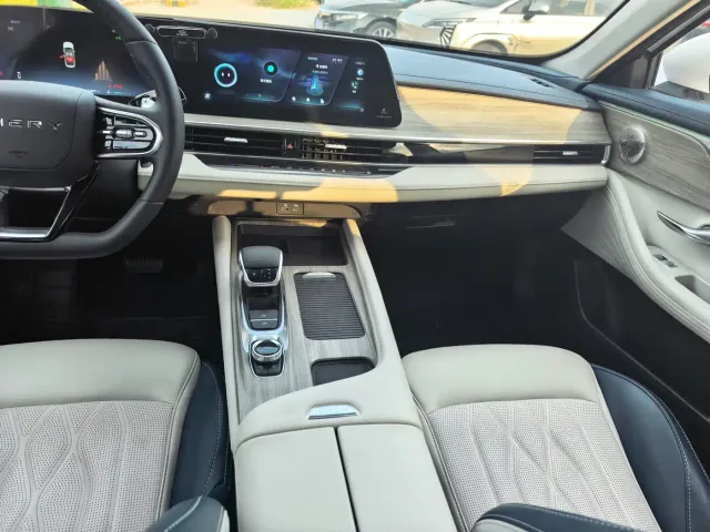 Chery Arrizo 8 — Фото автомобиля 4