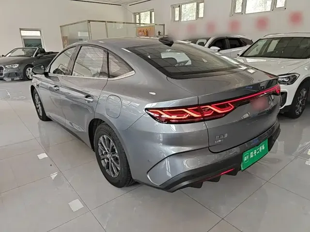 BYD Qin L — Фото автомобиля 4