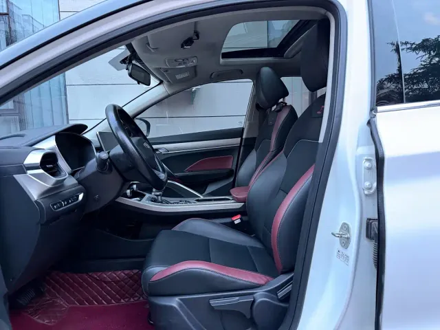 Geely Binyue — Фото автомобиля 17