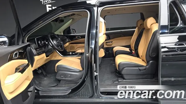 Kia Carnival Generation 4 — Фото автомобиля 11