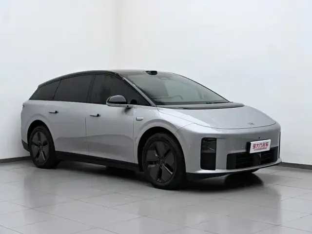 Li Auto Li Auto i6 2025 2WD Base Model — Фото автомобиля 4