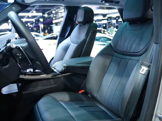 Land Rover Range Rover Sport — Фото автомобиля 11