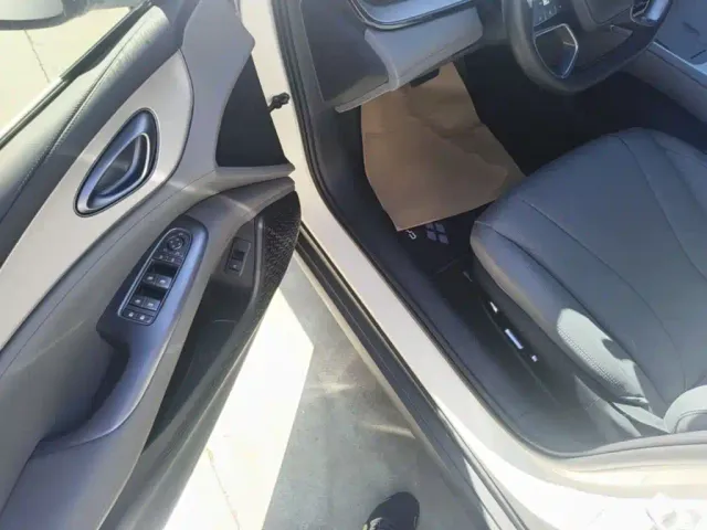 BYD Seal 07 DM-i — Фото автомобиля 15