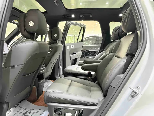 Li Auto Li L8 2023 Pro — Фото автомобиля 9