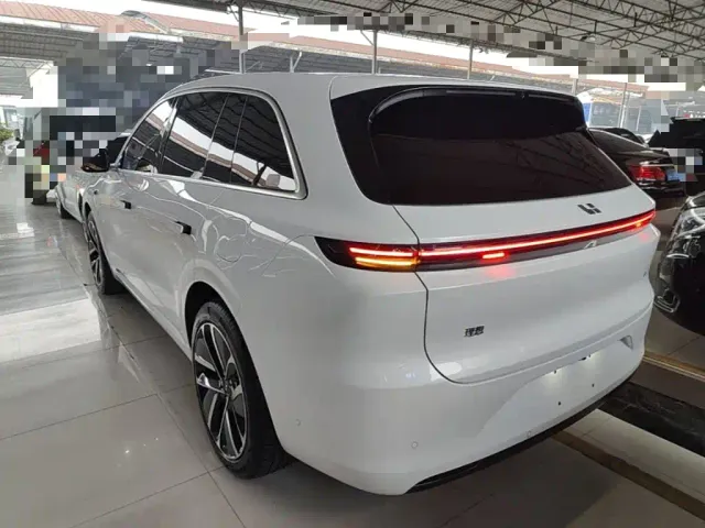 Li Auto L6 — Фото автомобиля 4