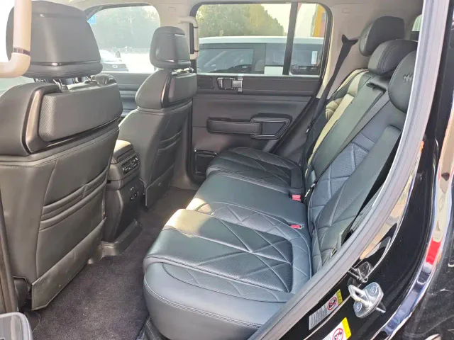 BYD FangChengBao Leopard 5 — Фото автомобиля 10