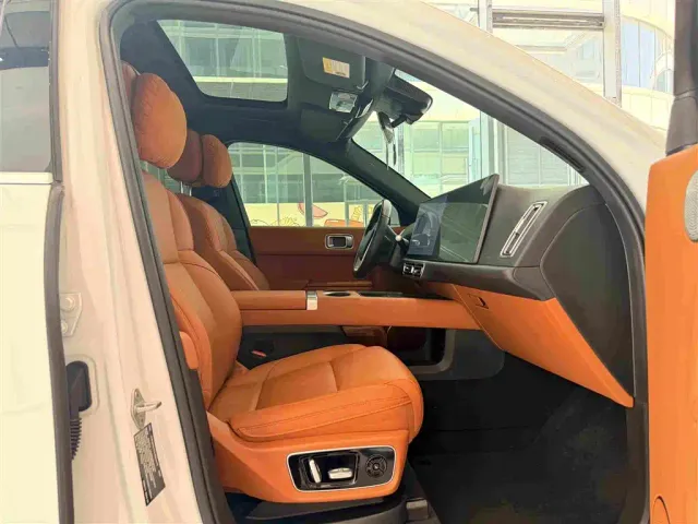 Li Auto L7 — Фото автомобиля 23
