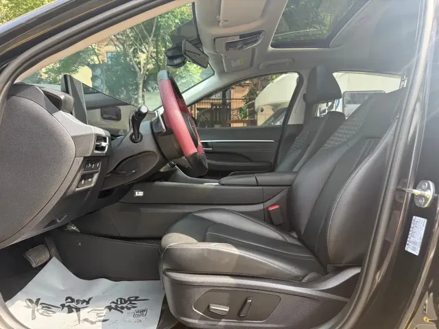 Hyundai Sonata — Фото автомобиля 10