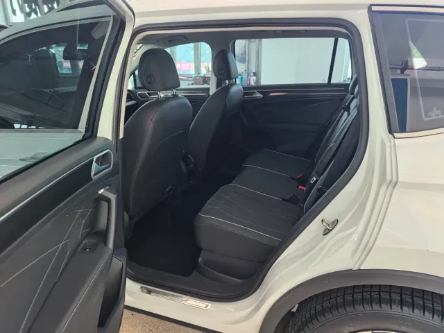 Volkswagen Tiguan L — Фото автомобиля 8