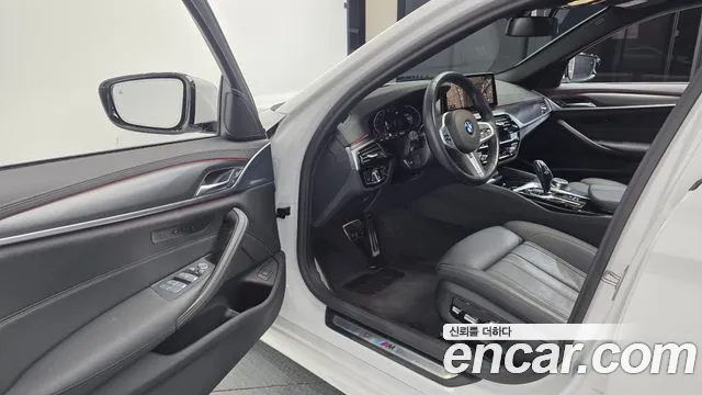 BMW 5 Series G30 — Фото автомобиля 10